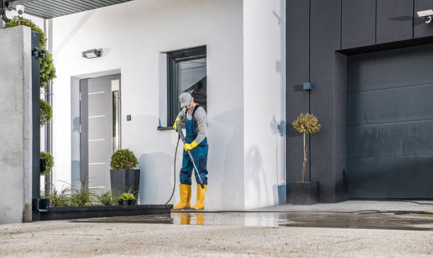 Best Pool Deck Cleaning  in Mission Hills, CA